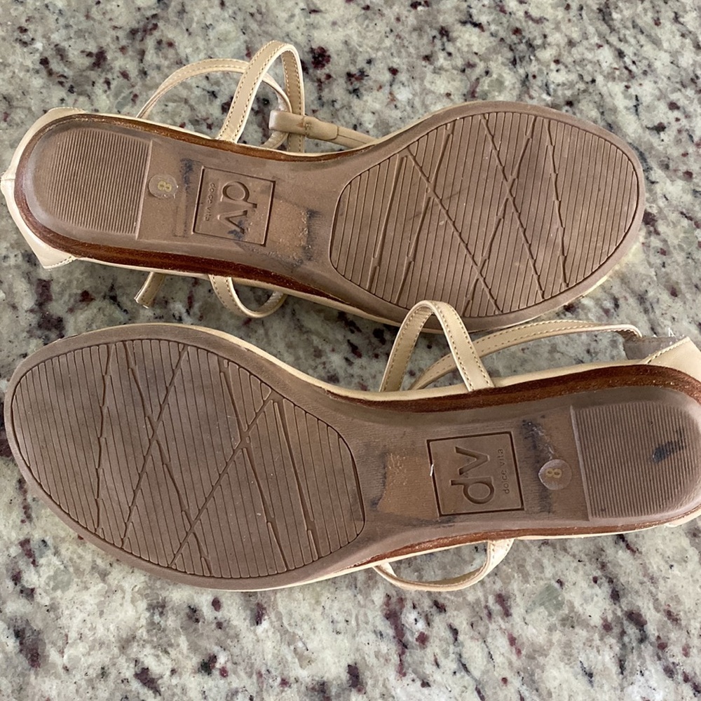 DV Dolce Vita Strapped Sandal size 8 in great condition - Picture 4 of 7
